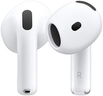 Apple AirPods 4 in Ladecase auf Tisch liegend mit Fokus auf kompaktes Design.